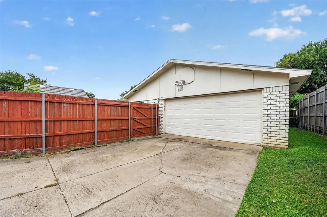 Photo of 2021 Emory Oak Drive