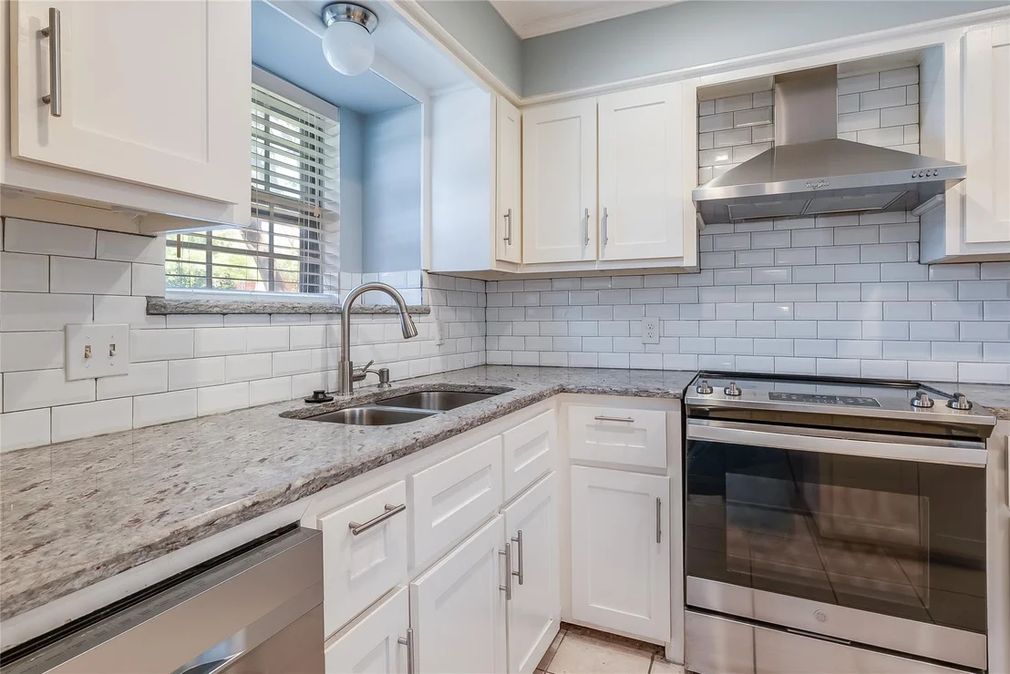 Photo of 2300 San Gabriel Drive