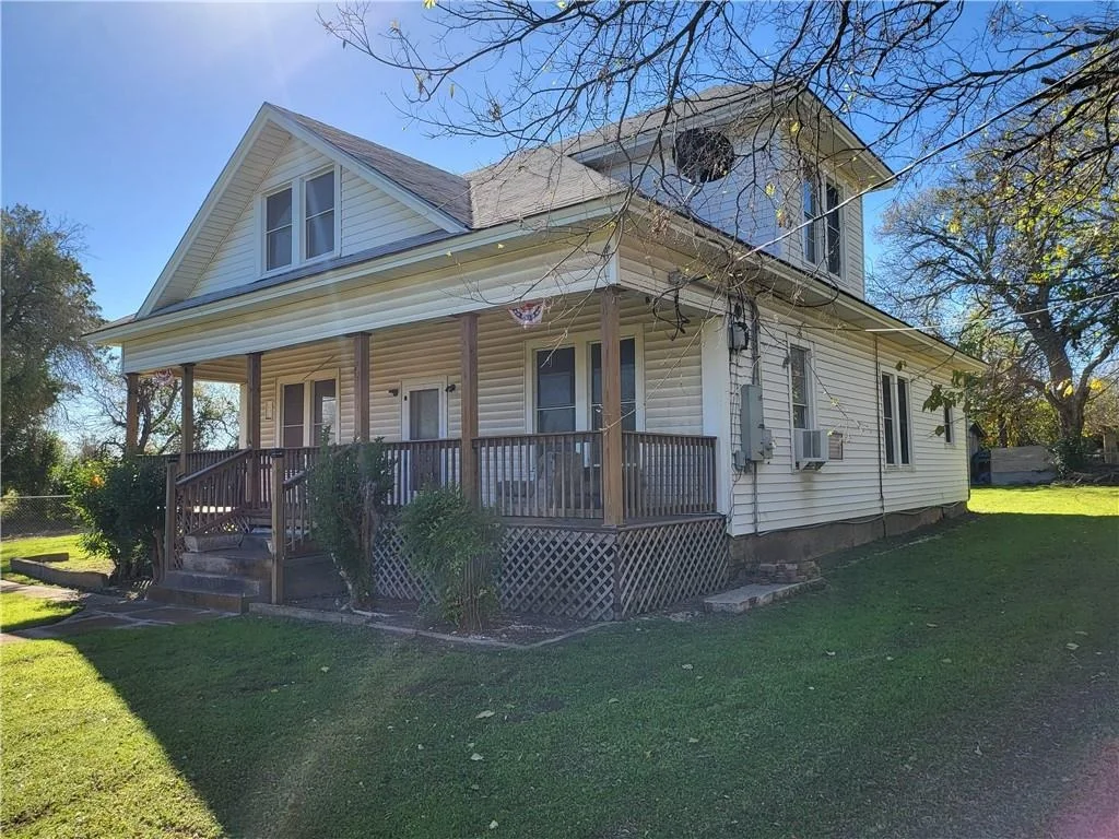 Photo of 426 N Houston Street
