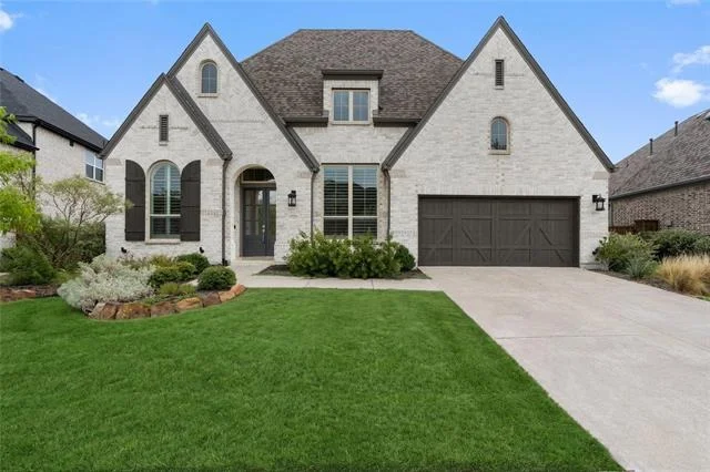 Photo of 1701 Deerwood Lane