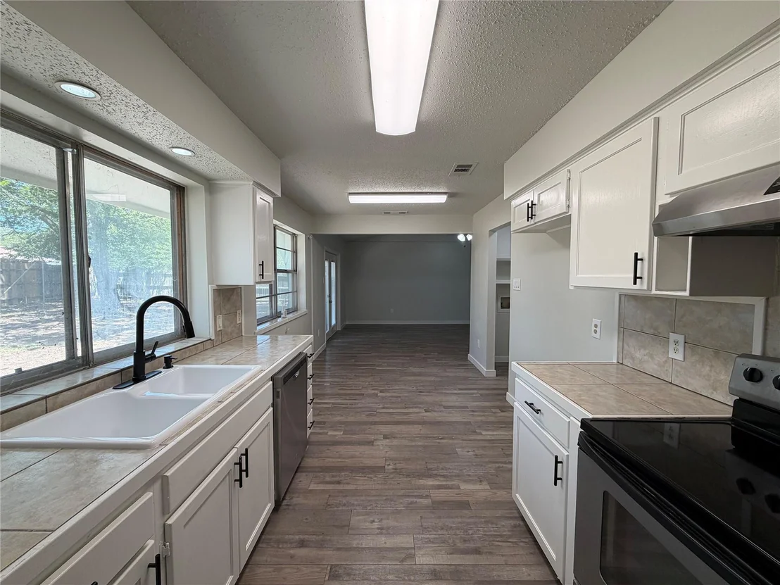Photo of 6601 Oaklawn Drive