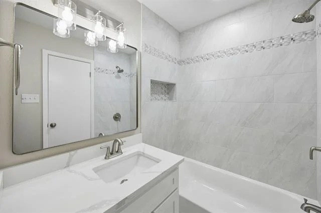 Photo of 417 Oxford Drive
