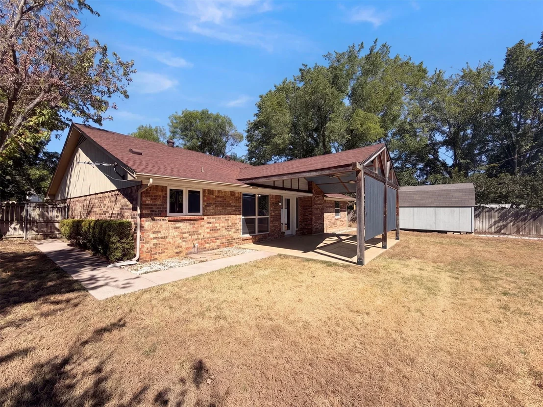 Photo of 1208 Hillcrest Drive
