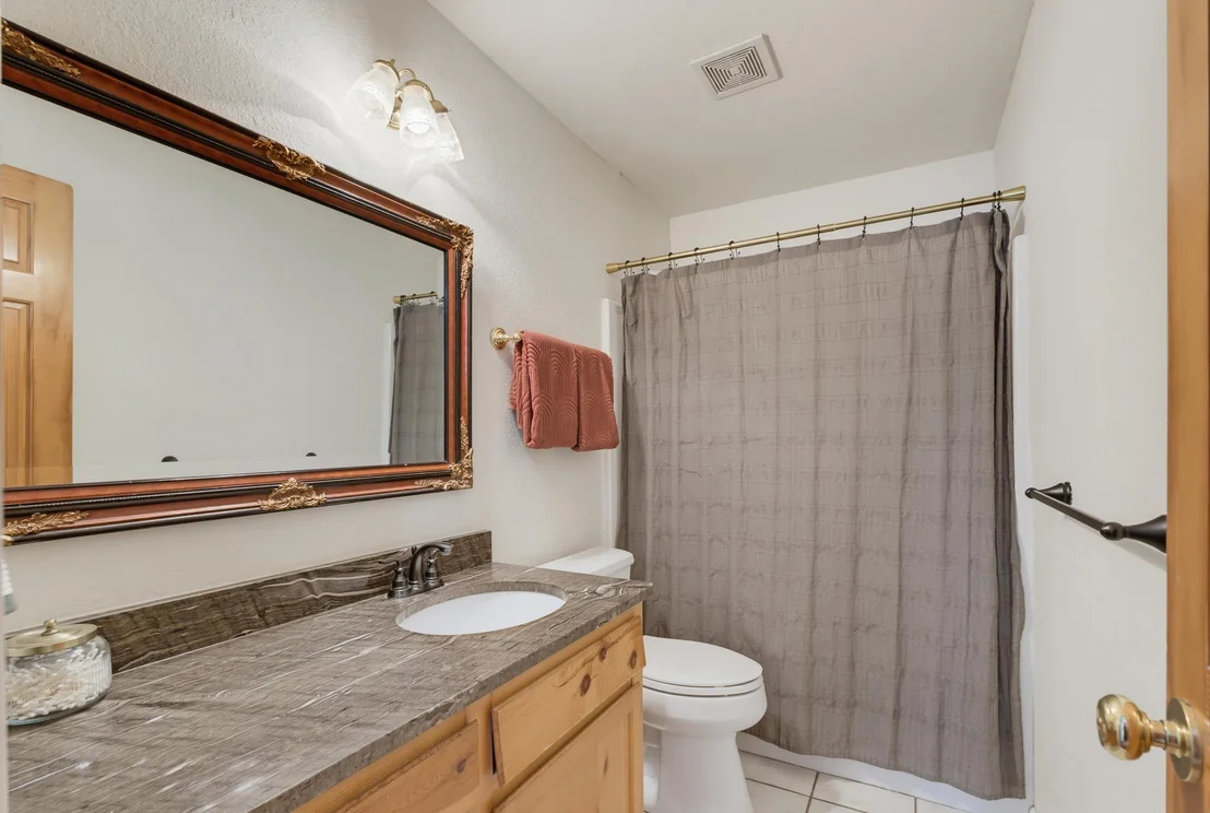 Photo of 1361 Larned Lane