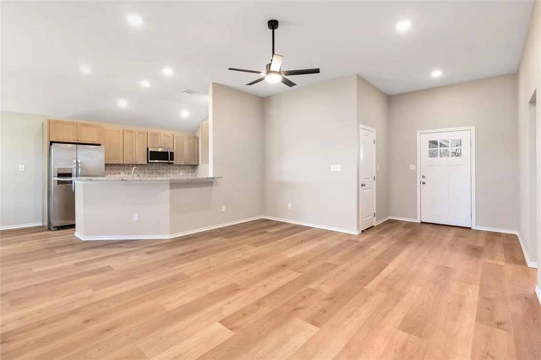 Photo of 807 Bella Blvd Street