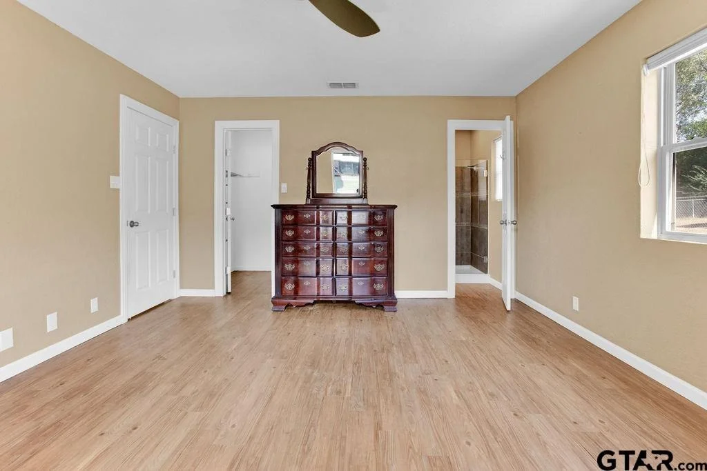 Photo of 213 Treetop Lane