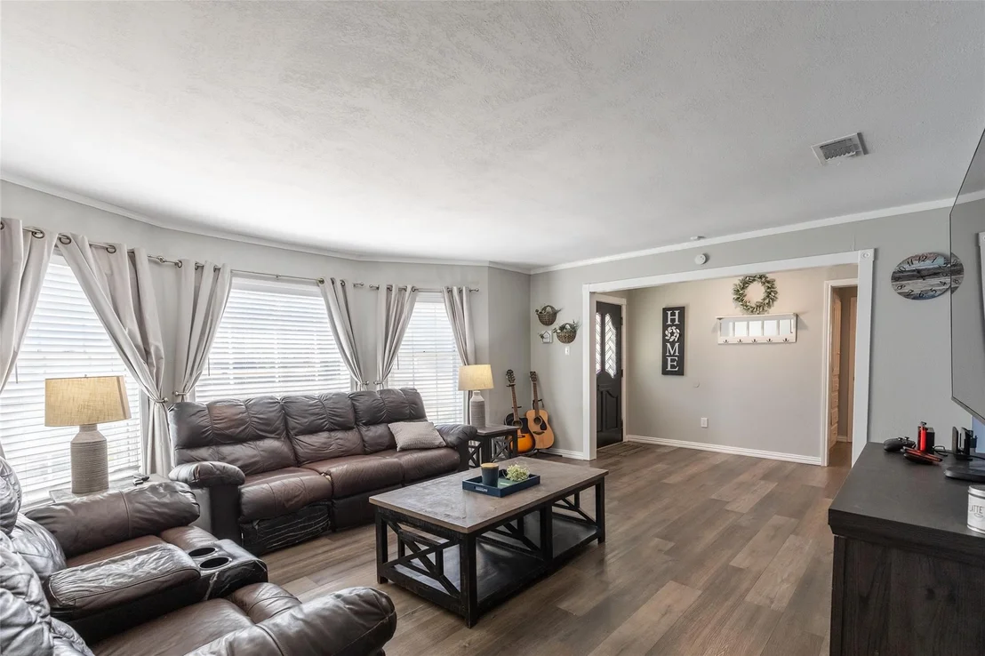 Photo of 1842 Elmwood Drive