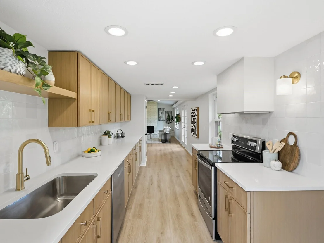 Photo of 732 Pinehurst Drive