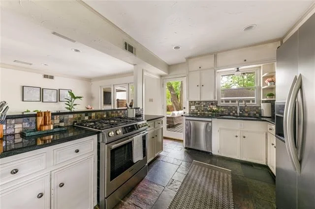 Photo of 6422 Dunstan Lane