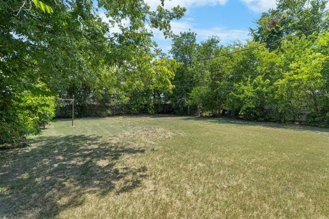 Photo of 1409 Lawrence Drive