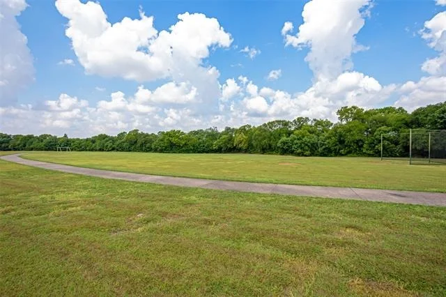 Photo of 741 Whitman Drive