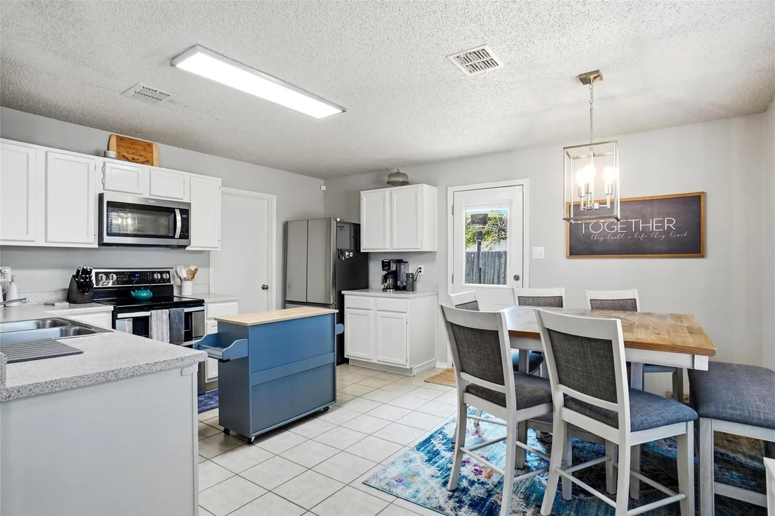 Photo of 2208 Maple Drive