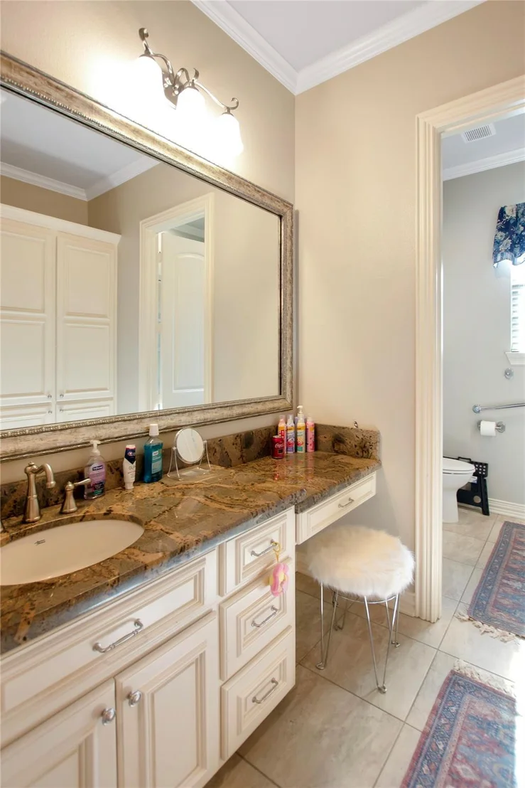Photo of 745 Esperanza Place