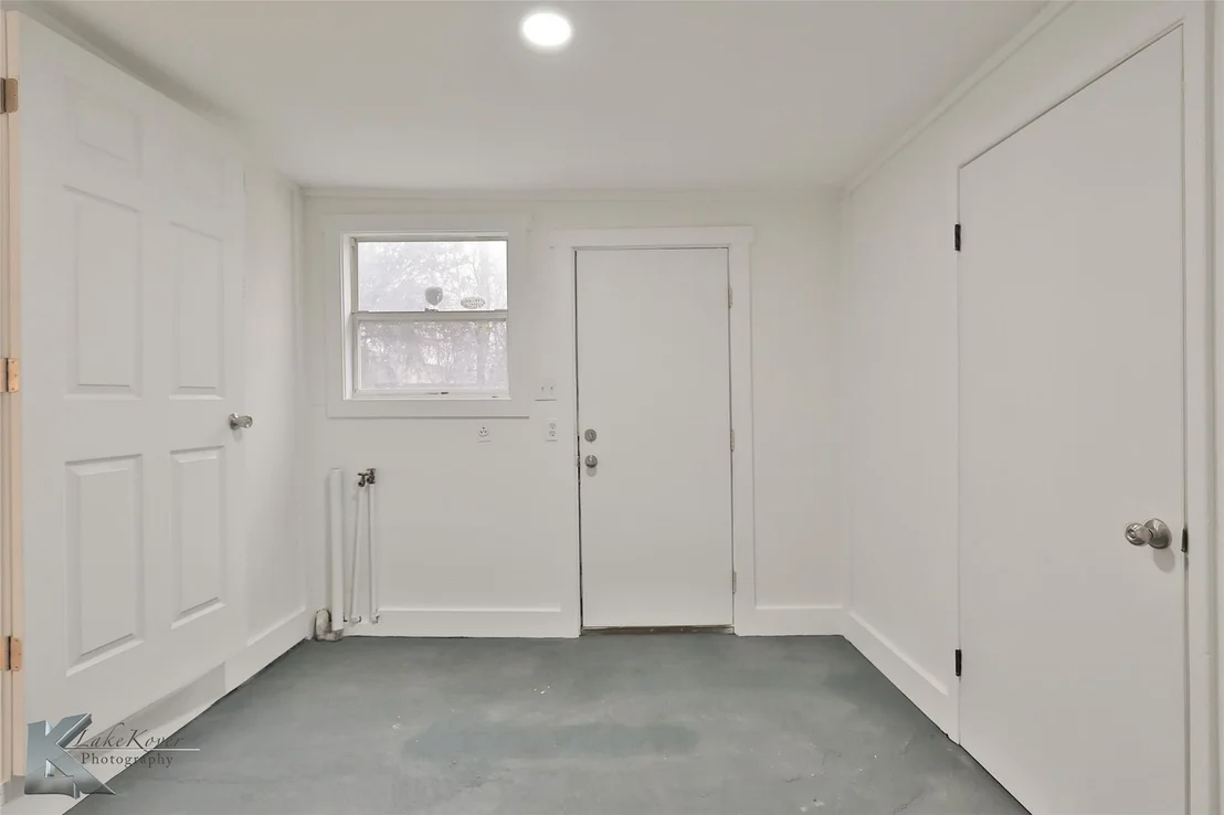 Photo of 2225 Russell Avenue