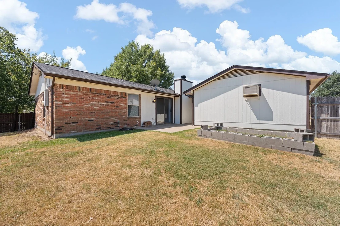 Photo of 433 Black Oak Lane