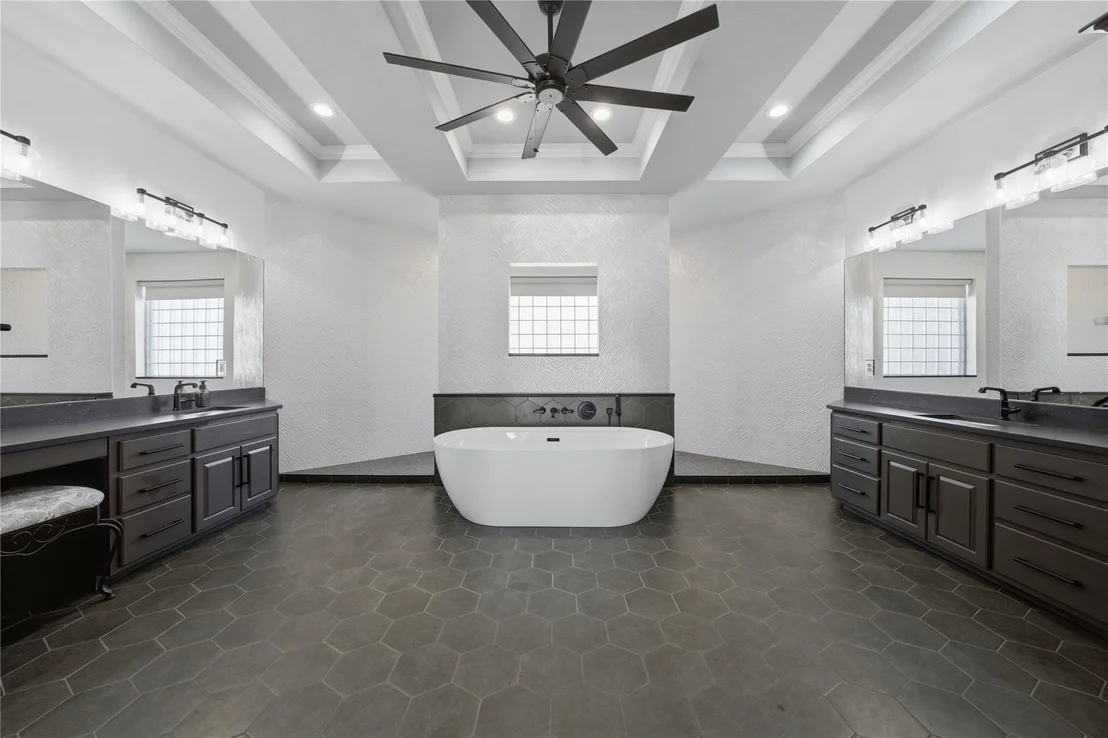 Photo of 1617 Maple Drive
