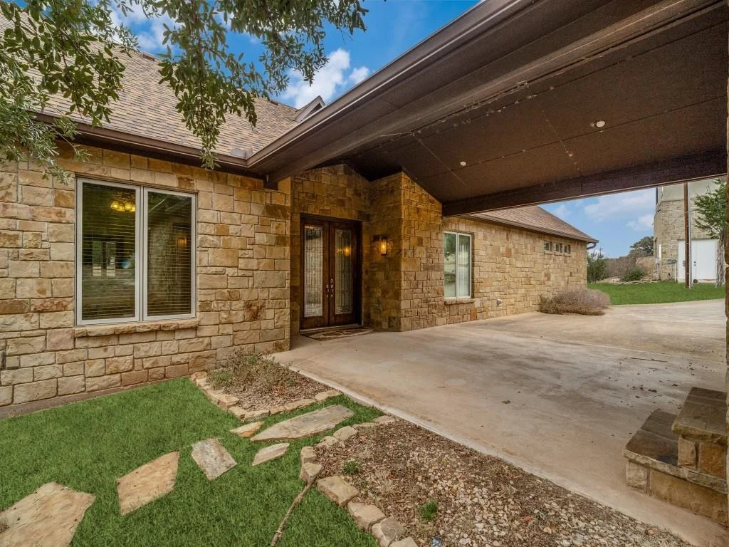 Photo of 7033 W Hells Gate Drive