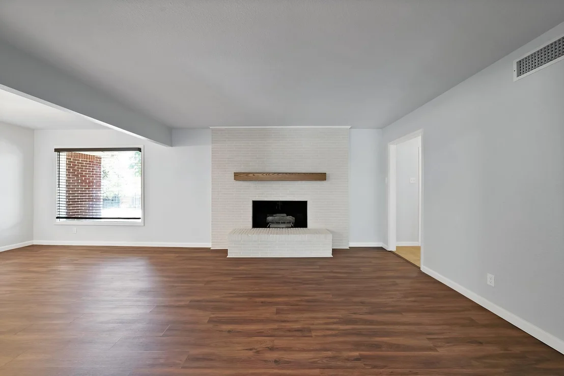 Photo of 1003 Brookhollow Drive