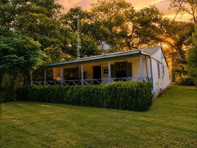 Photo of 124 W Cedar Lane