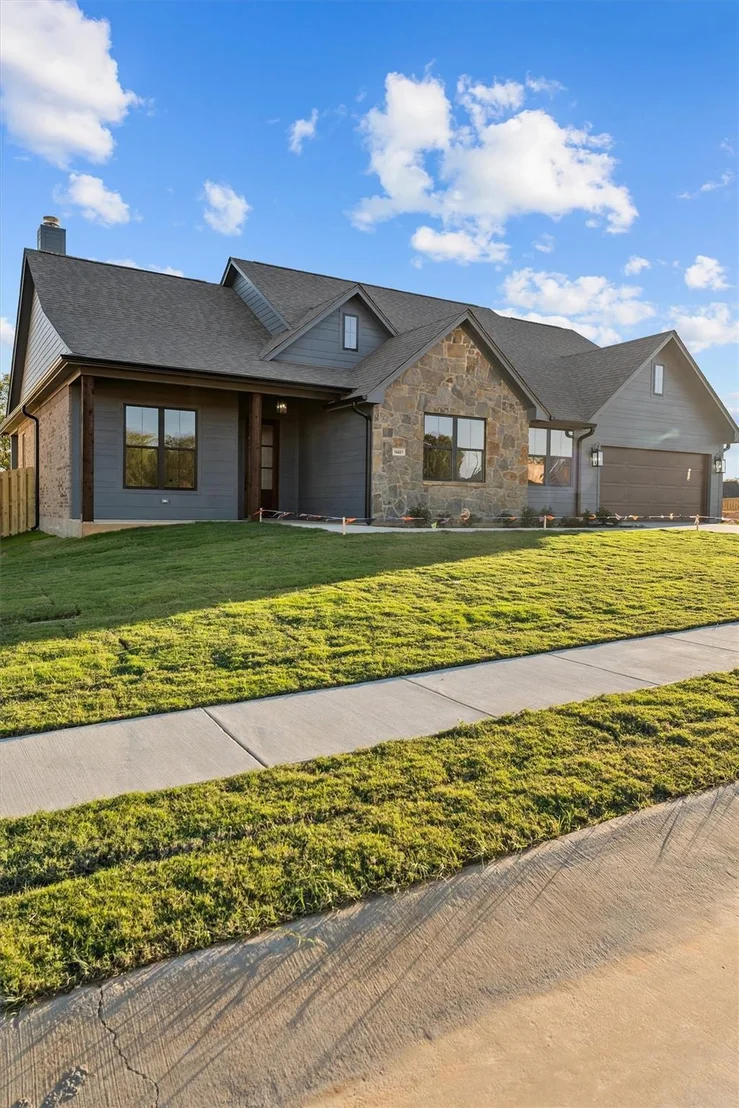 Photo of 16421 Clearview Drive