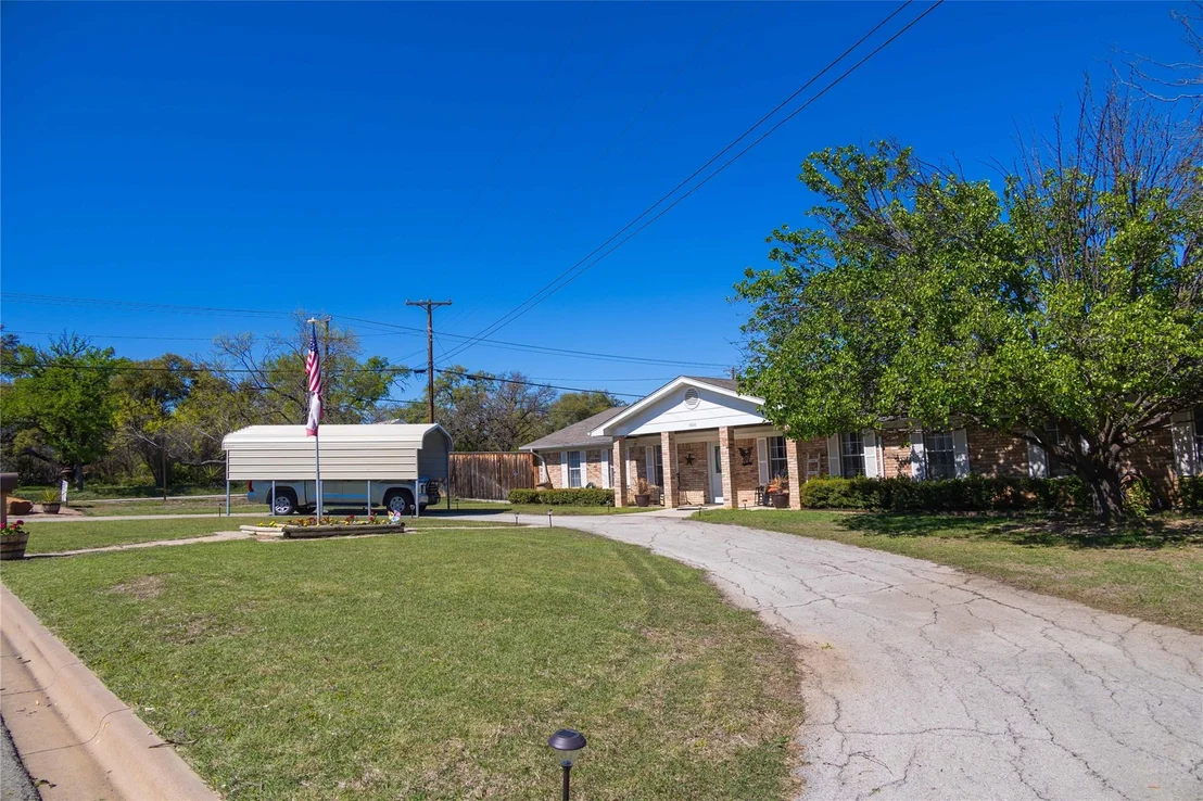 Photo of 1600 Shaw Drive