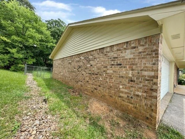Photo of 210 Syble Lane