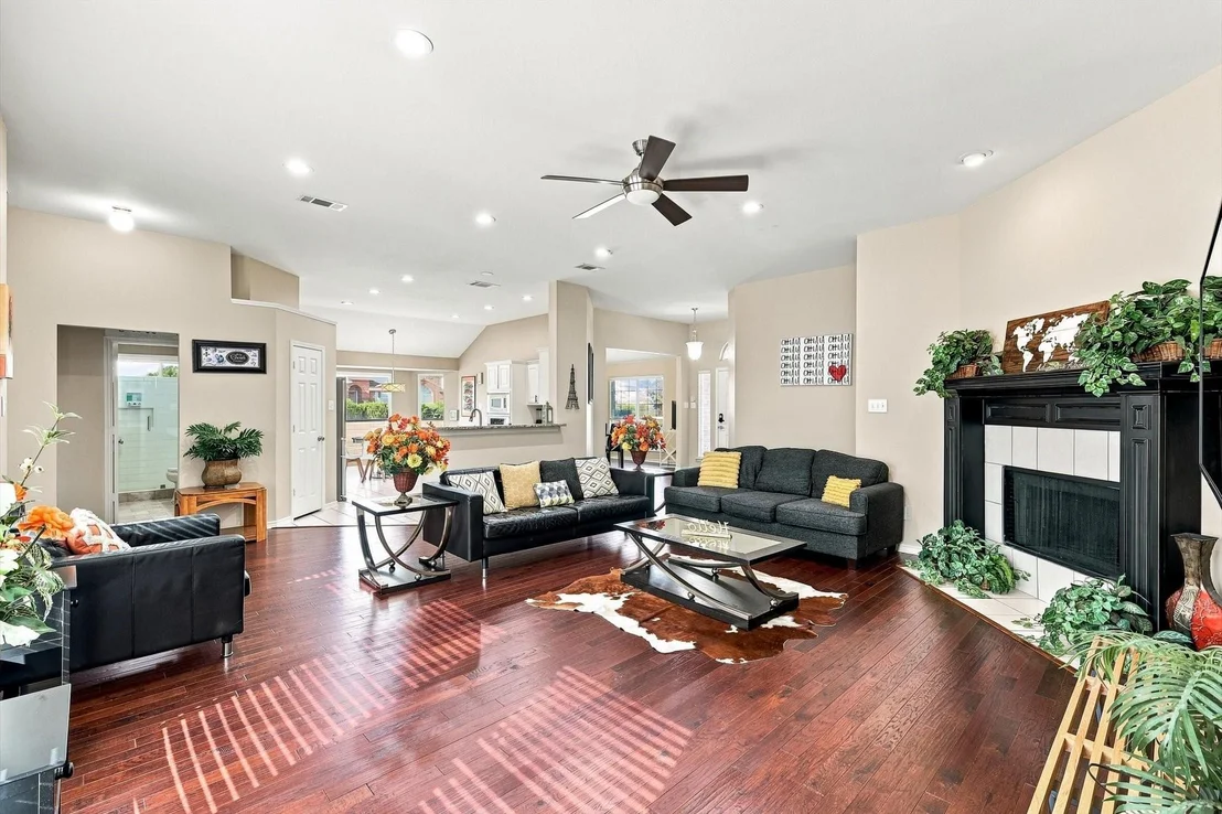 Photo of 335 Linhurst Drive