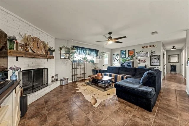 Photo of 837 W 3rd Street