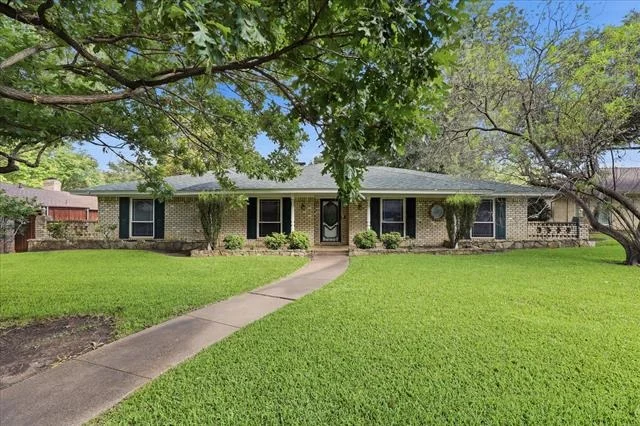 Photo of 1512 Cliffbrook Drive