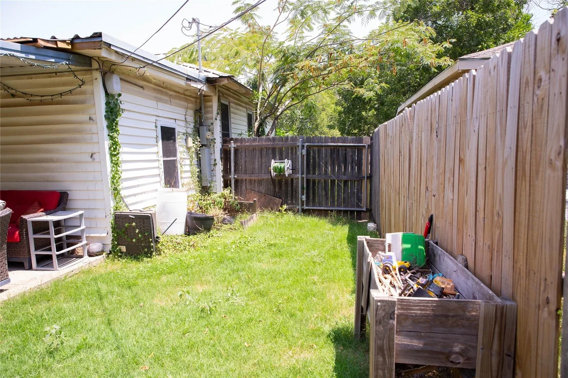 Photo of 2004 N 40th Street