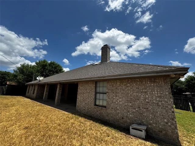 Photo of 2000 Dan Rowe Street