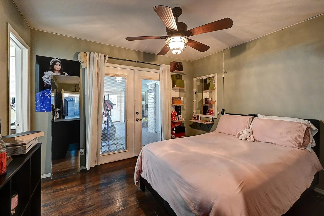 Photo of 3262 Camelot Drive