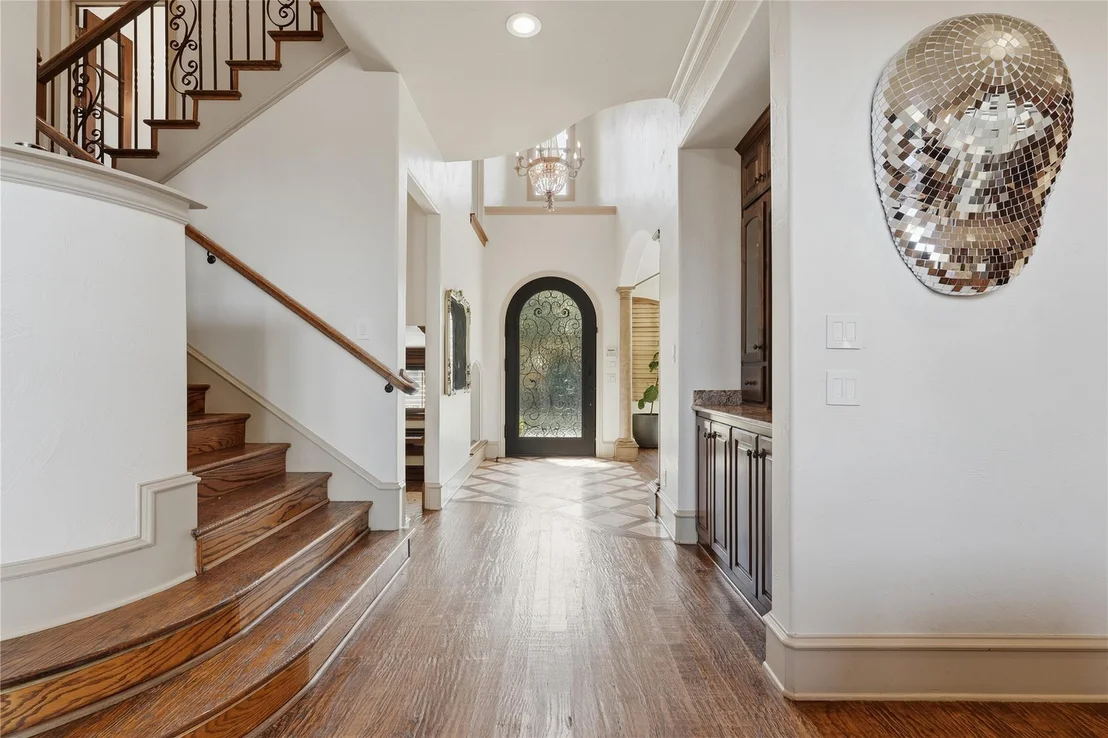 Photo of 5757 Bernay Lane