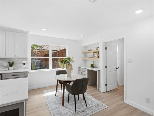 Photo of 2369 Claridge Circle
