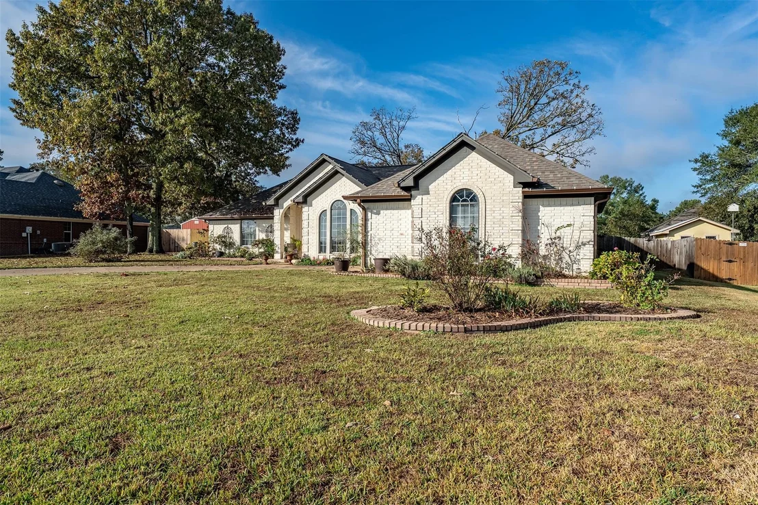 Photo of 18564 County Road 1100