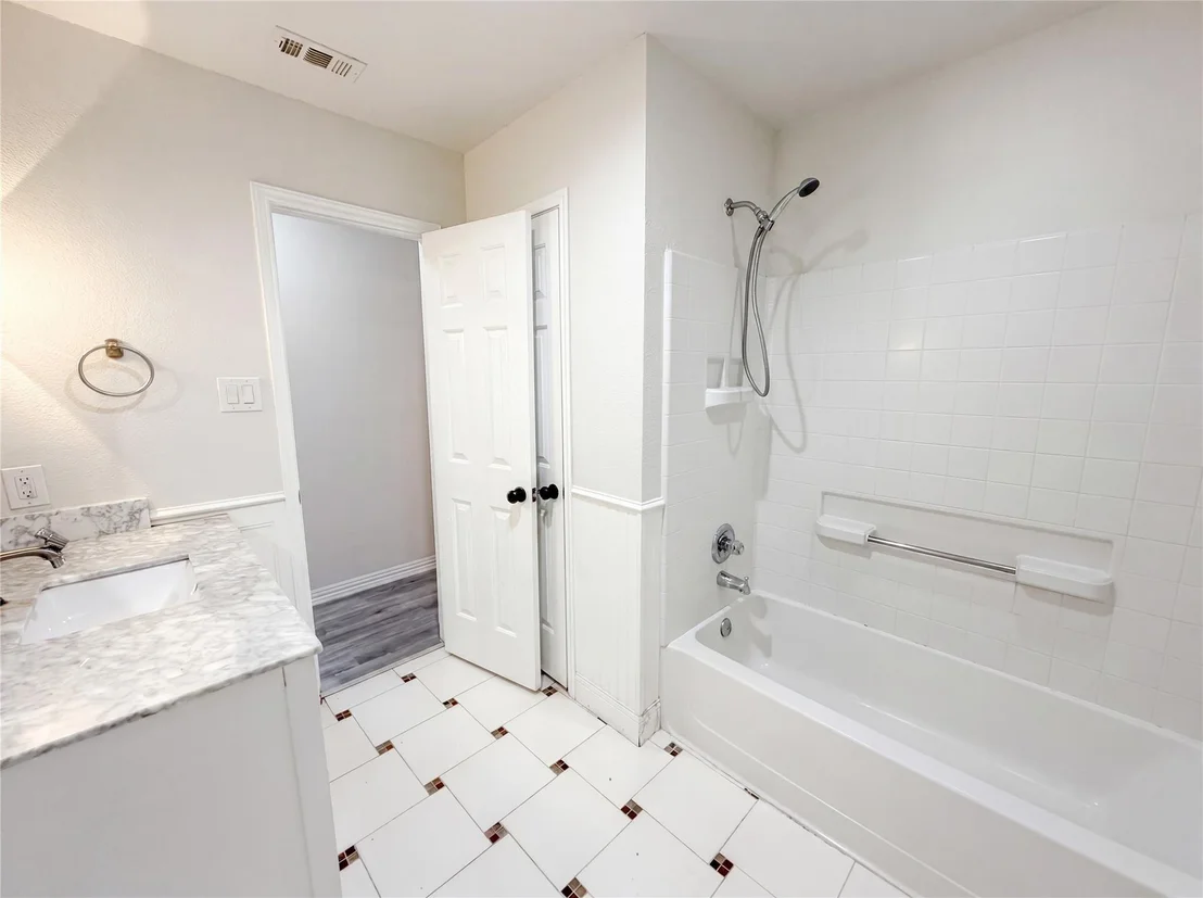 Photo of 111 Forest Park Lane
