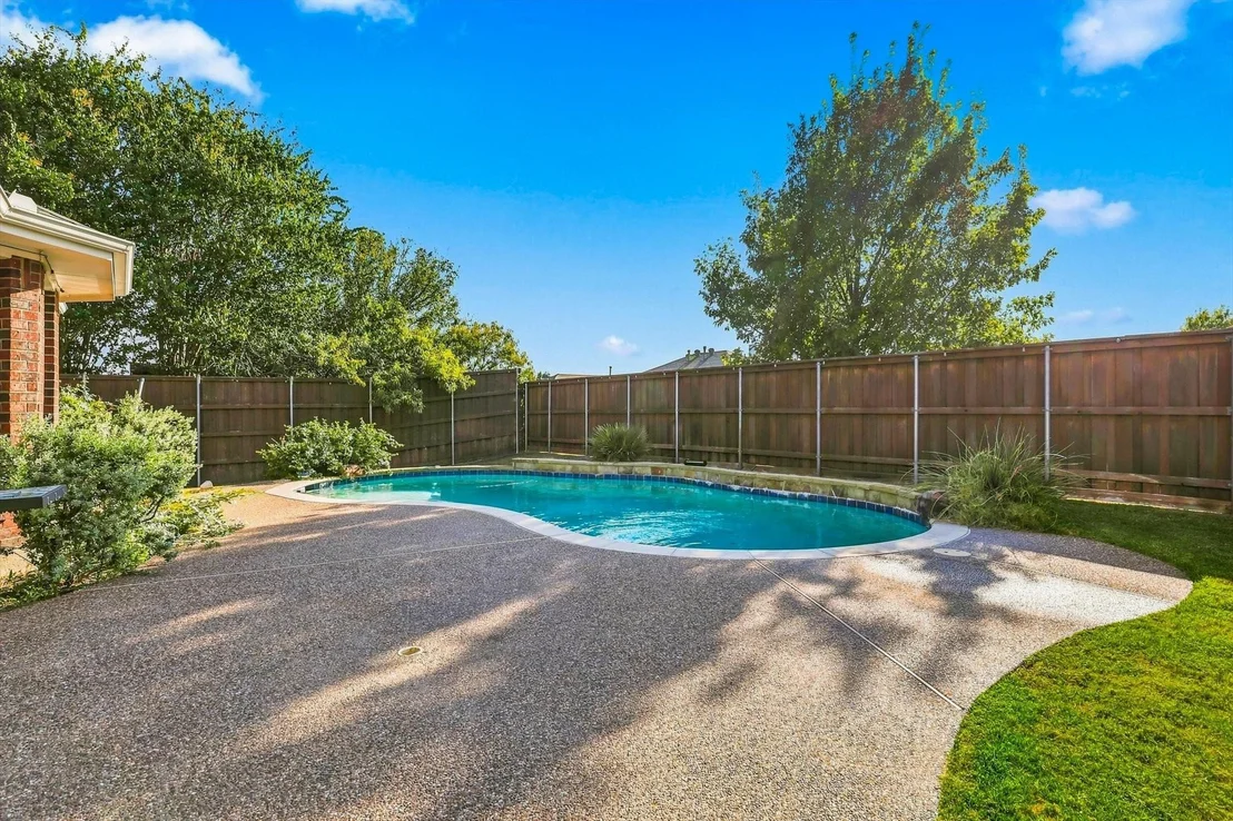 Photo of 335 Linhurst Drive