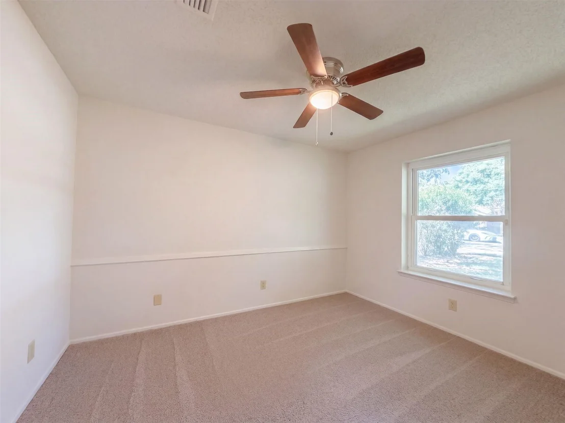 Photo of 1136 Kris Street