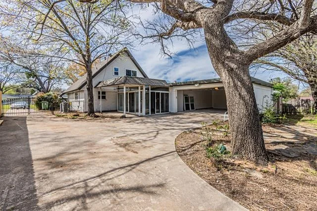Photo of 1160 Harrison Lane