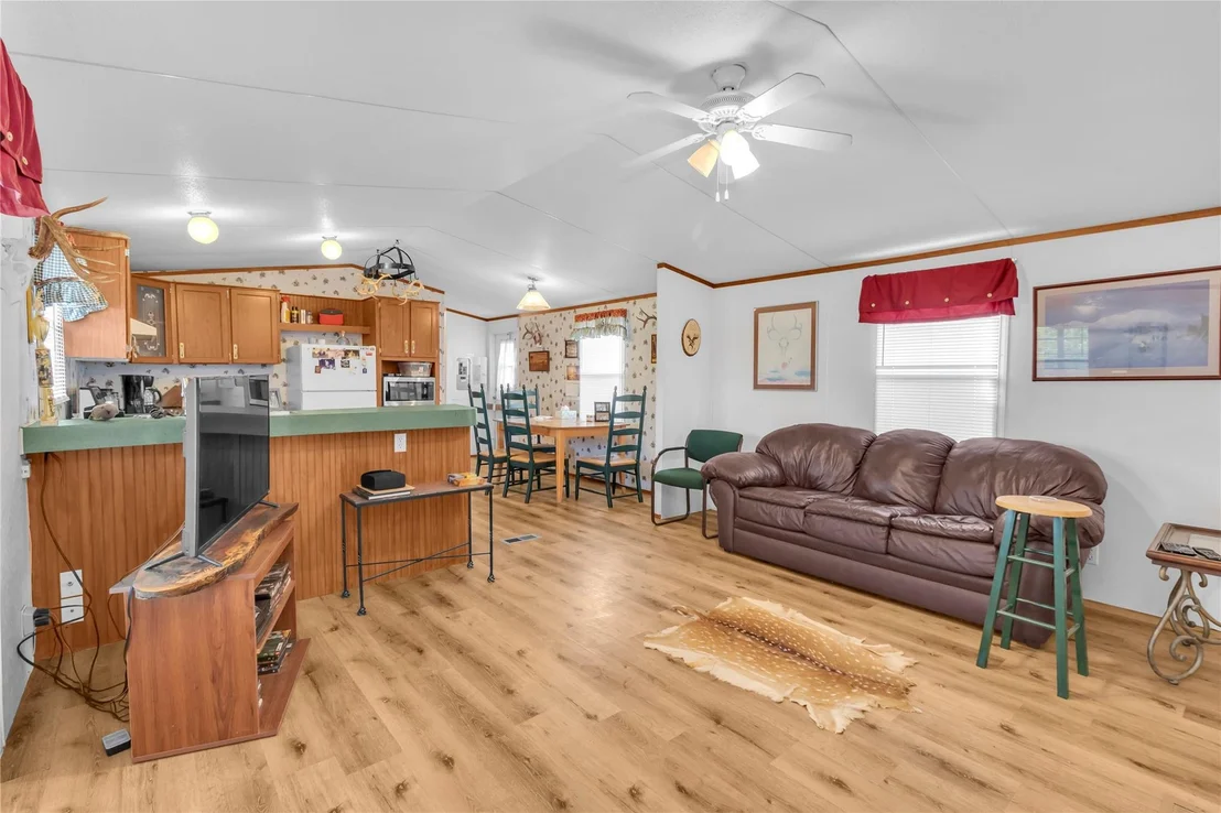 Photo of 824 CR 409