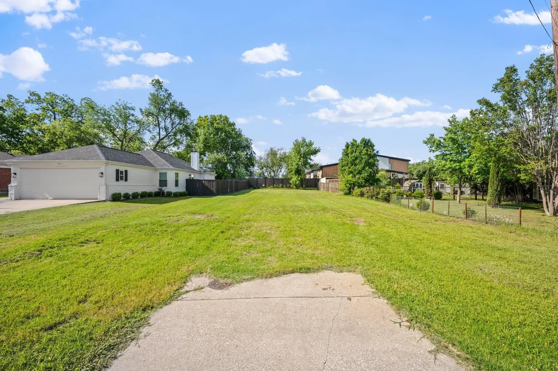 Photo of 405 E Maple Street