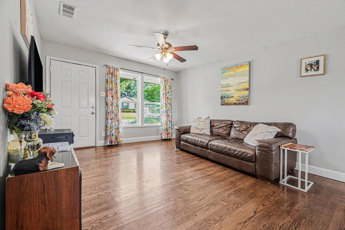 Photo of 1653 Murray Drive