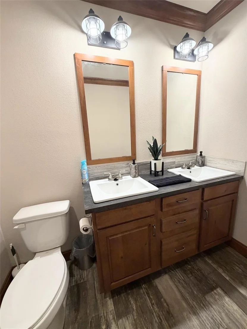 Photo of 170 FCR 242