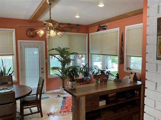 Photo of 900 N Elm Street
