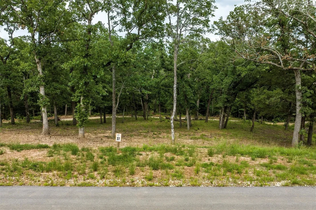 Photo of 7004 Lakeshore Way