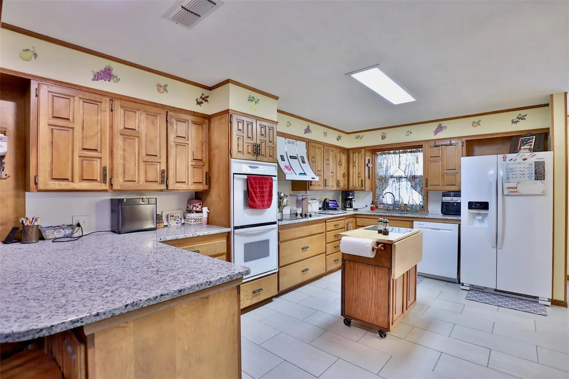 Photo of 448 Elmdale Road S