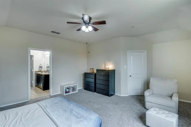Photo of 616 Cameron Way