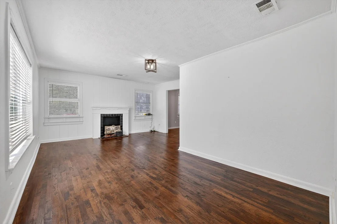 Photo of 2129 Cardinal Lane