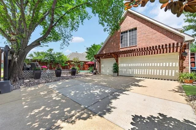 Photo of 405 Wellington Road