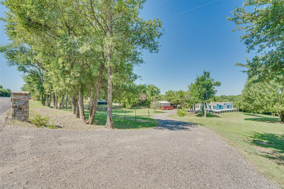 Photo of 2202 County Road 947